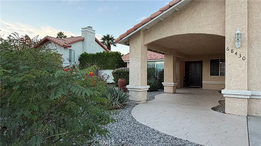 3 bed, 2.5 bath, 2230 sqft, $3,900 — Photo 2