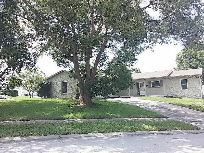 1st image of 126 Carriage Hill Dr