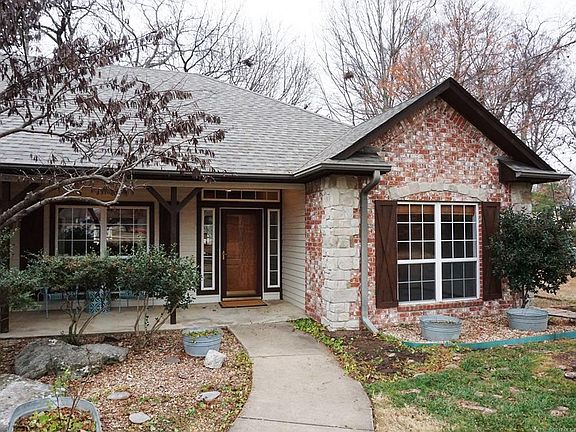 2nd image of 2710 Parkwood Ct