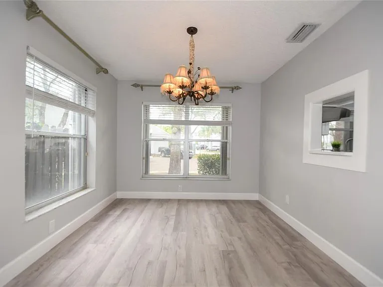 4801 Grapevine Way — Photo 9