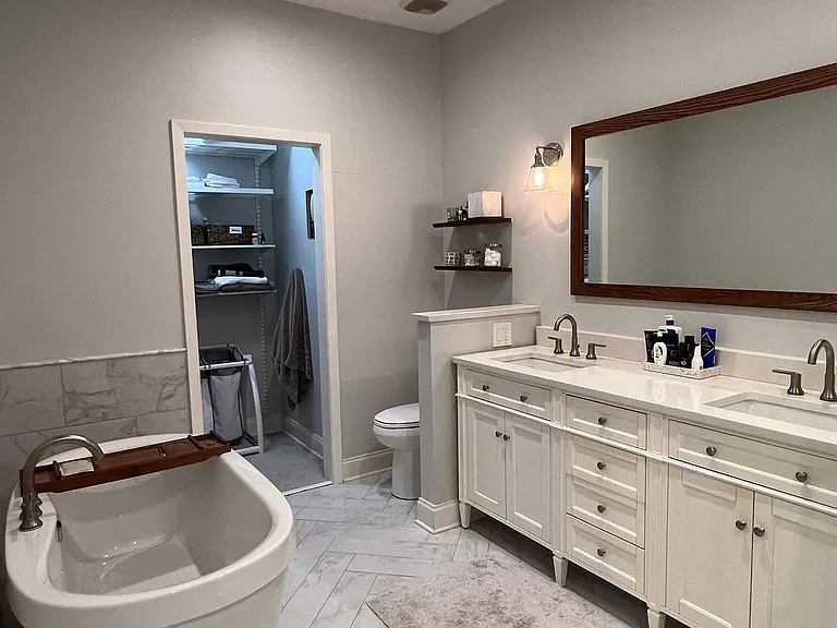 5743 Vanderbilt Ave — Photo 10