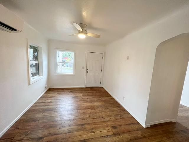 1st image of 821 Hewitt Ave