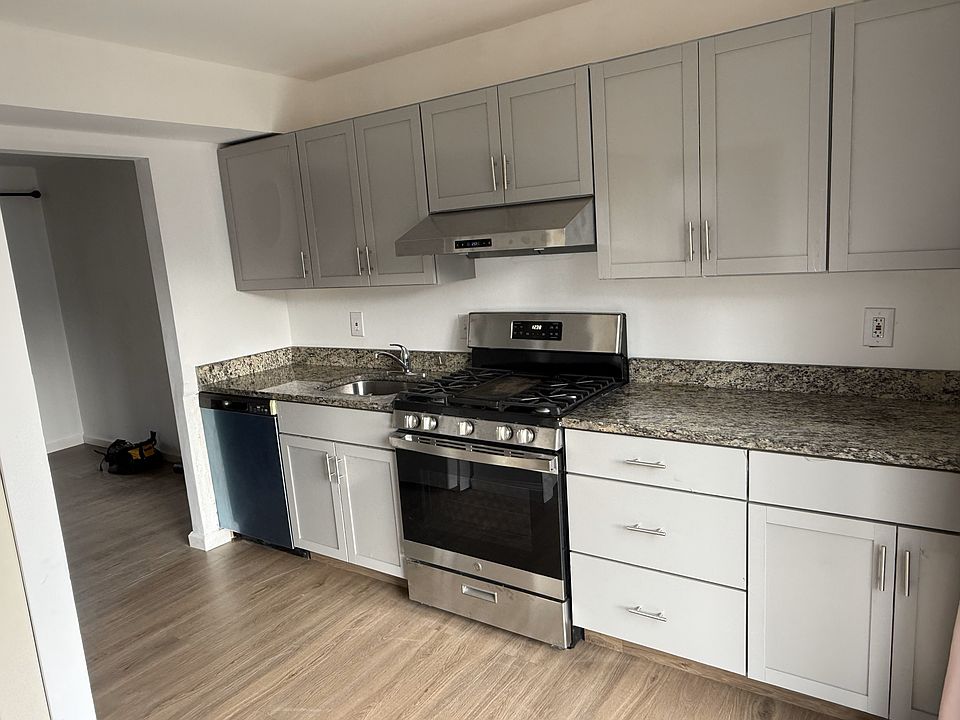 1st image of 12641 Oakwood Dr