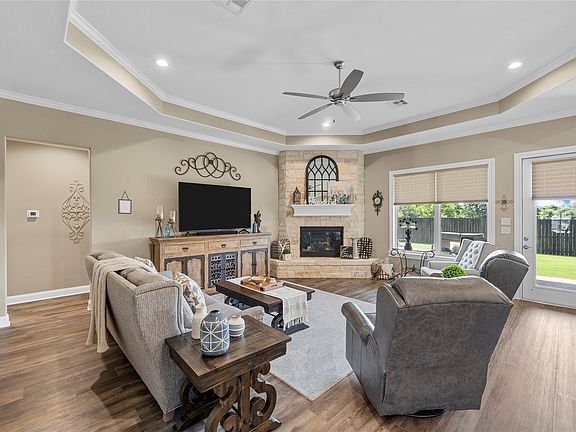 4th image of 10133 T Bury Ln