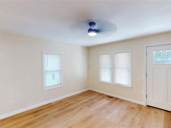 5th image of 1307 W 42nd St