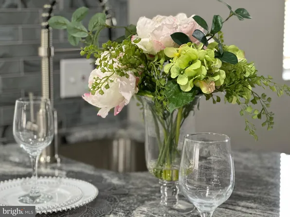 6727 N 17th St, Philadelphia, PA 19126