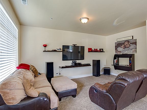 3rd image of 4799 Topcrest Dr