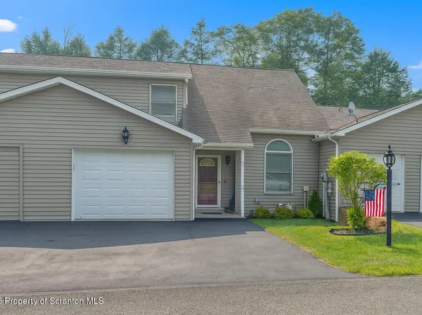 205 Knollridge Dr Unit 14, Factoryville, PA 18419