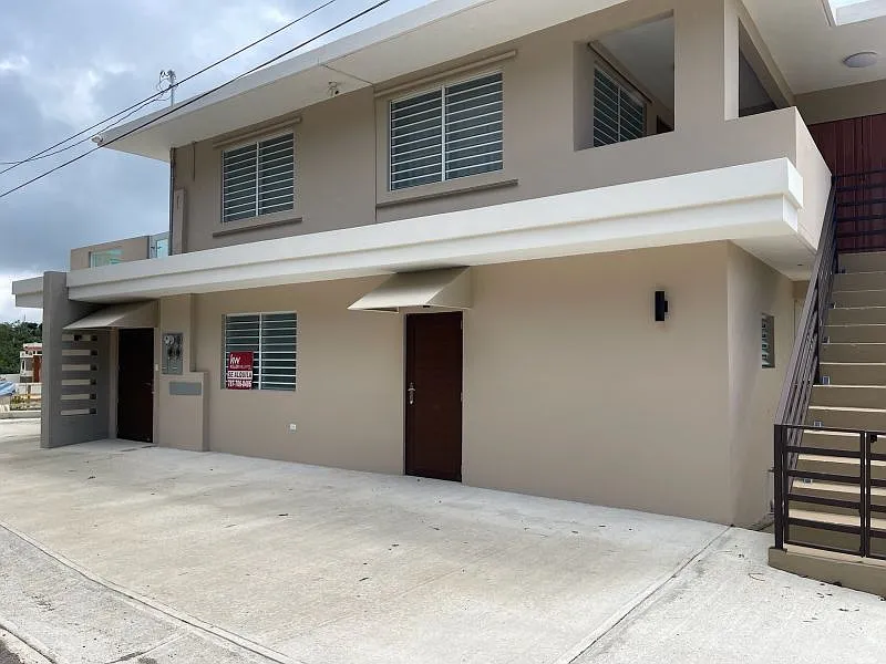 3 bed, 1.0 bath, 625 sqft, $900 — Photo 2