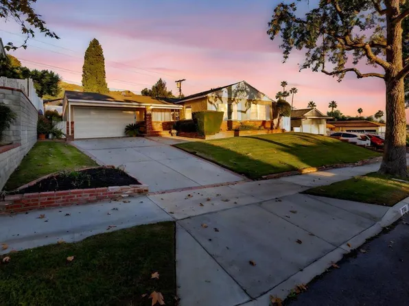 2748 Mansfield Dr, Burbank, CA 91504