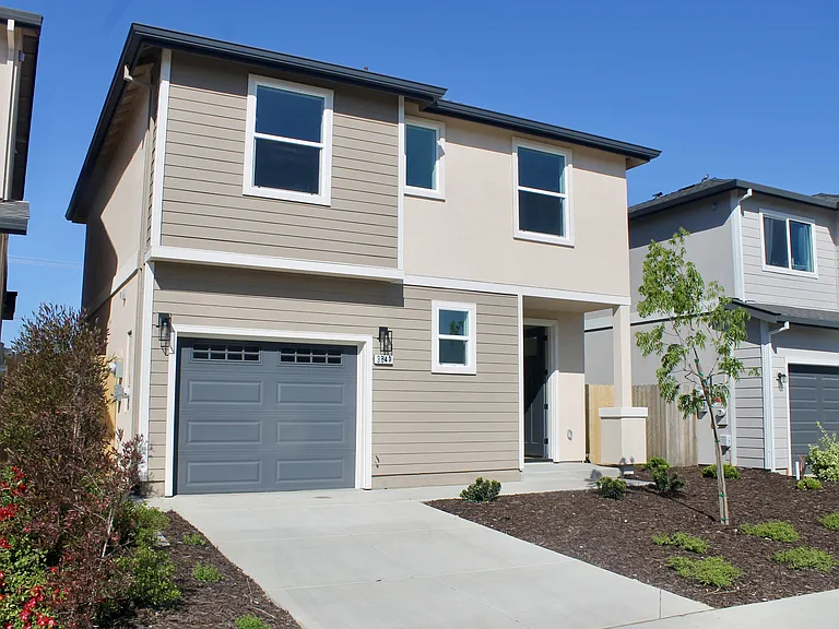 3841 Zapata St — Photo 2