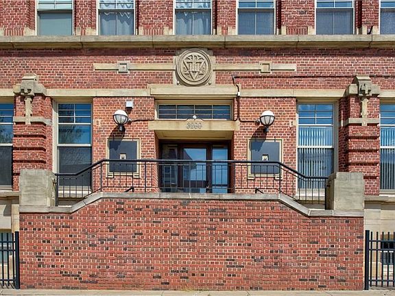3rd image of 3200 Franklin Blvd APT 105