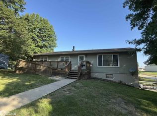 339 E Madison St, Centerville, IA 52544