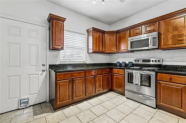 5518 Wilton Dr — Photo 7