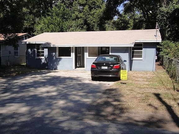3rd image of 2141 Wright Ave