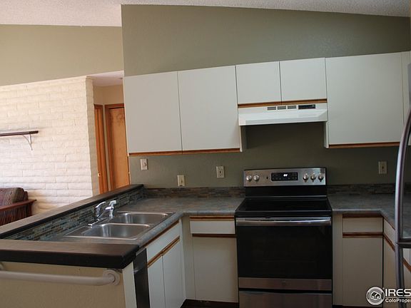 5th image of 559 West St