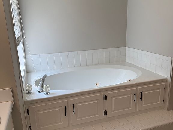 2nd image of 92 Wisteria Ct