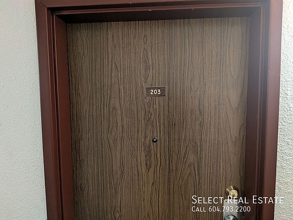 3rd image of 45749 Spadina Ave #203