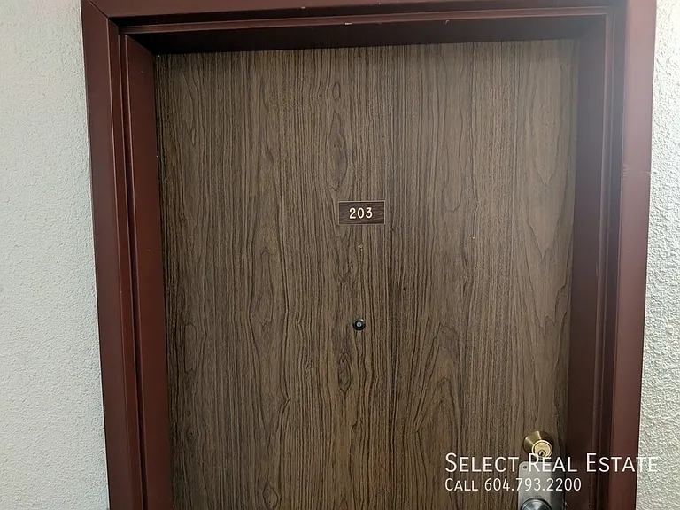 45749 Spadina Ave #203 — Photo 3