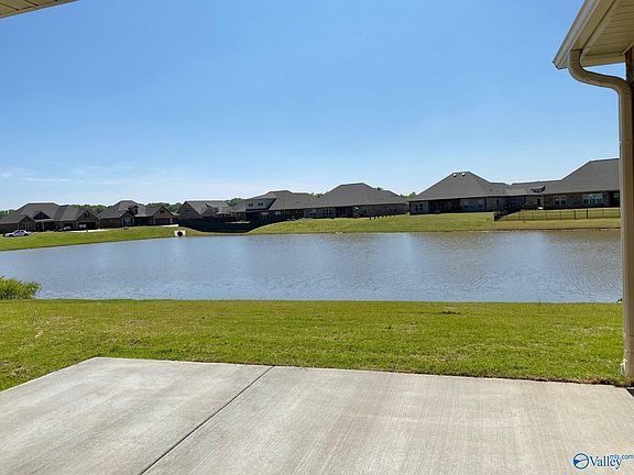 4th image of 110 Cove Brook Dr