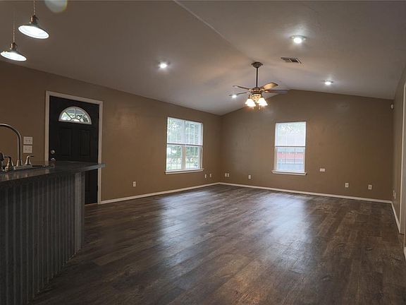 5th image of 507 W Hinchley St