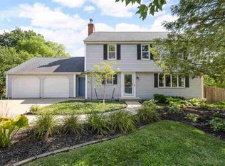 4 Heather Dr, Iowa City, IA 52245