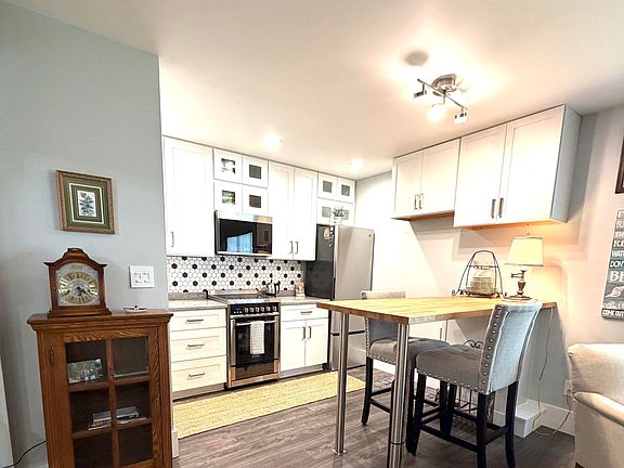 5th image of 4500 Lakeshore Rd APT 13