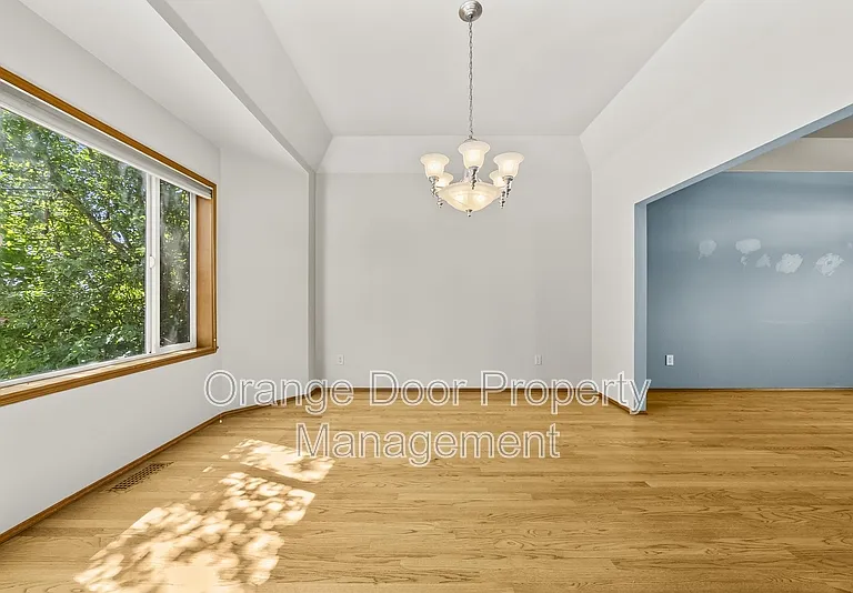 5204 Ridge Dr NE — Photo 16