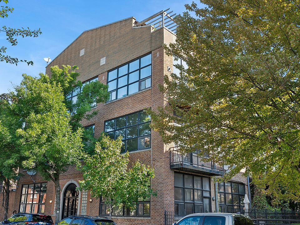 1st image of 1137 N Wood St APT 2E