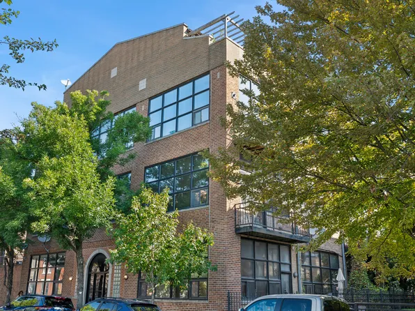 1137 N Wood St APT 2E, Chicago, IL 60622