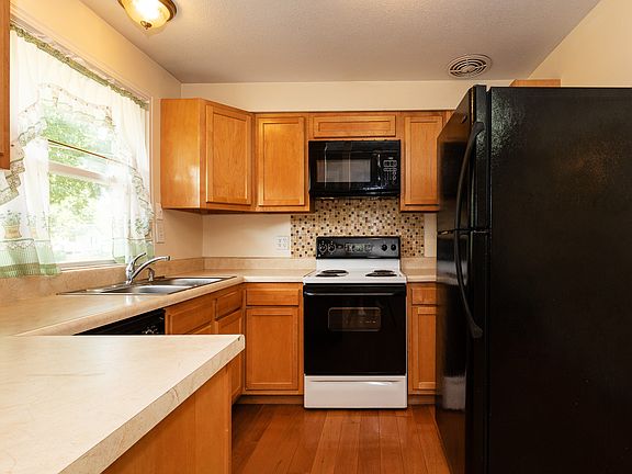 5th image of 745 Kelvin Dr