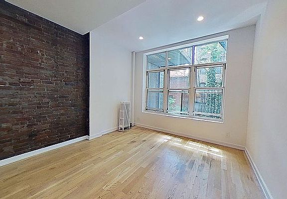 3rd image of 218 E 84th St APT 2C