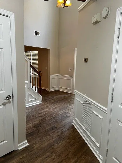 4 bed, 2.5 bath, 2400 sqft, $2,350 — Photo 3