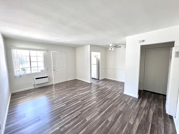 3rd image of 6418 Tujunga Ave #6418