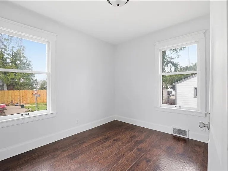 316 Harrison Ave — Photo 17