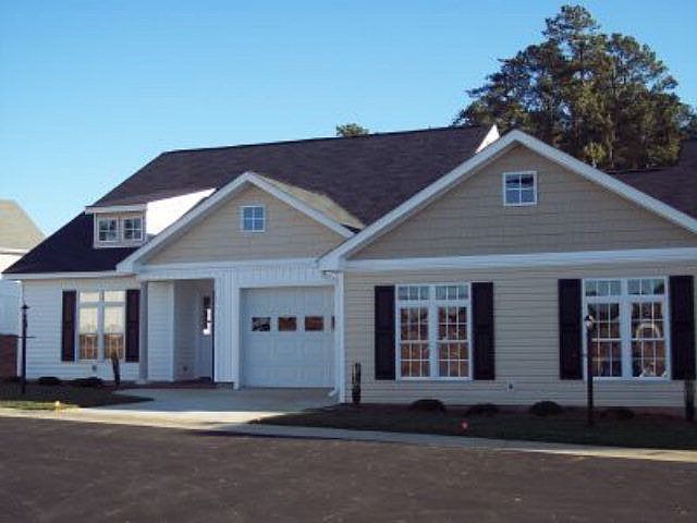 1st image of 2713 Shire Ln