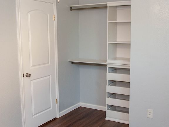 4th image of 1002 Cresswell Dr