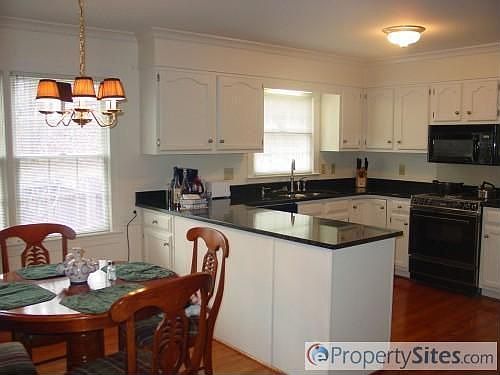 3rd image of 6836 Huntfield Dr