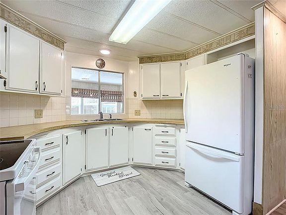 5th image of 807 Swallow Ln
