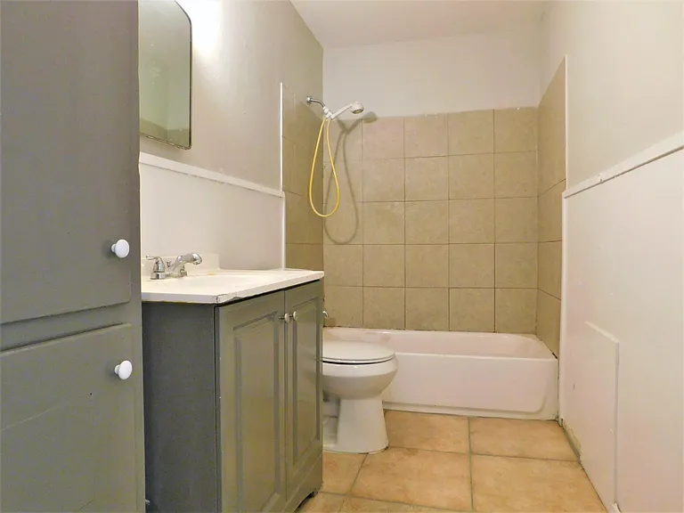 2212 Denison St — Photo 10