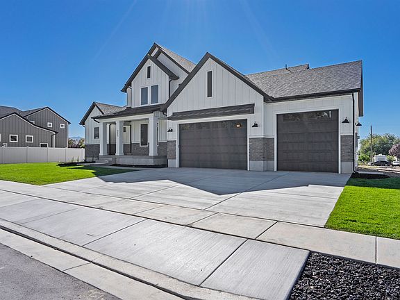 3rd image of 955 N 1280 W Suite 27