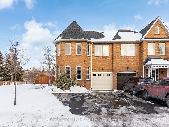 2nd image of 52 Playfair Rd