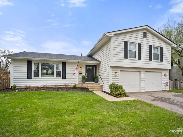 800 Fellows St, St Charles, IL 60174