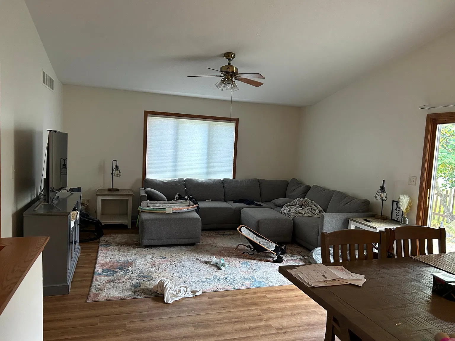3 bed, 1300 sqft, $2,195 — Photo 2
