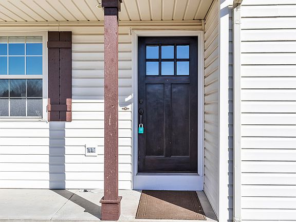 5th image of 3073 N Bluff Ct