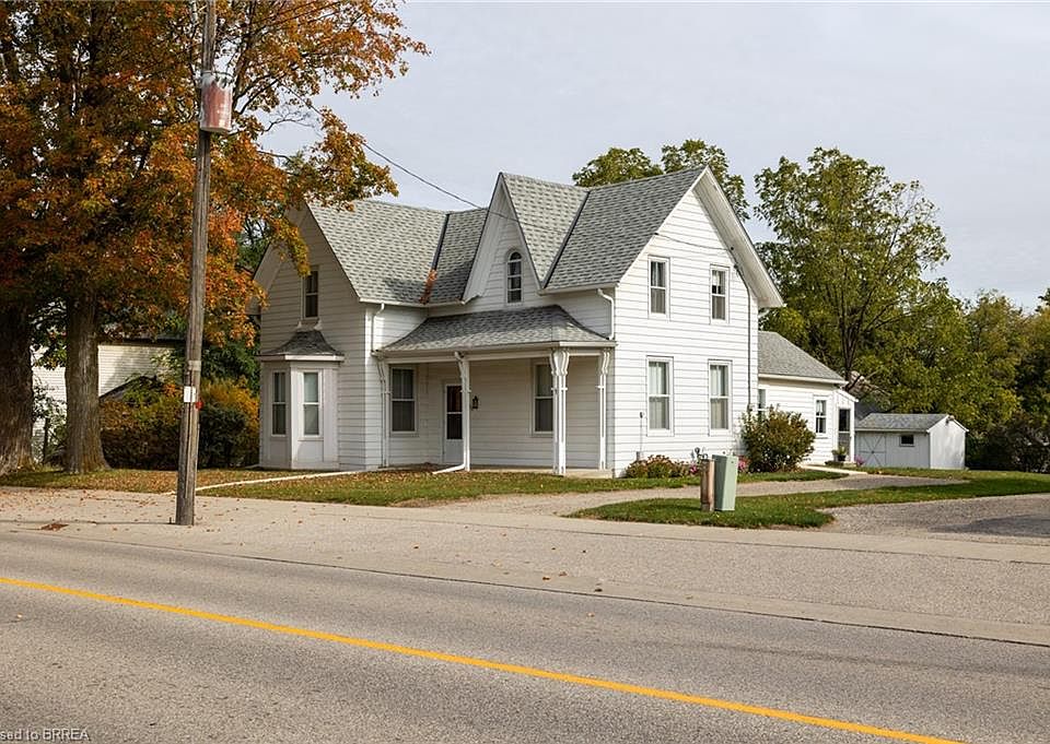 1st image of 60 Simcoe St