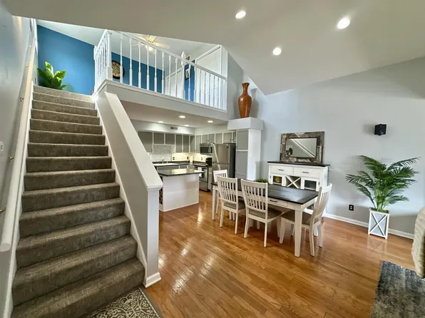 N17W26873 East Fieldhack DRIVE #H, Pewaukee, WI 53072