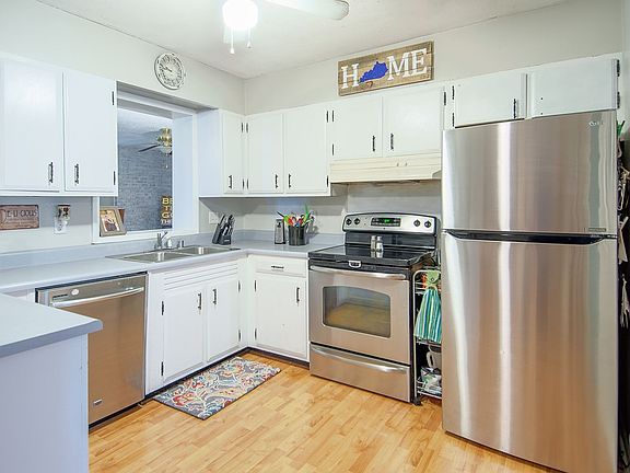 4th image of 2661 Strawbridge Pl
