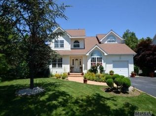 9 Munsee Way, Commack, NY 11725