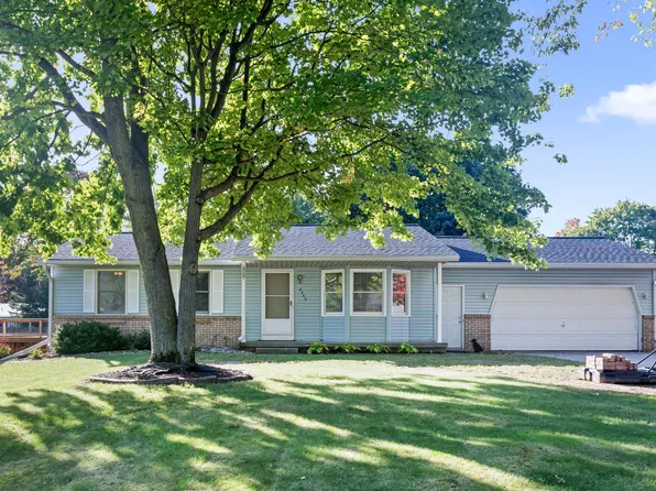 4350 Heritage Dr, Hudsonville, MI 49426